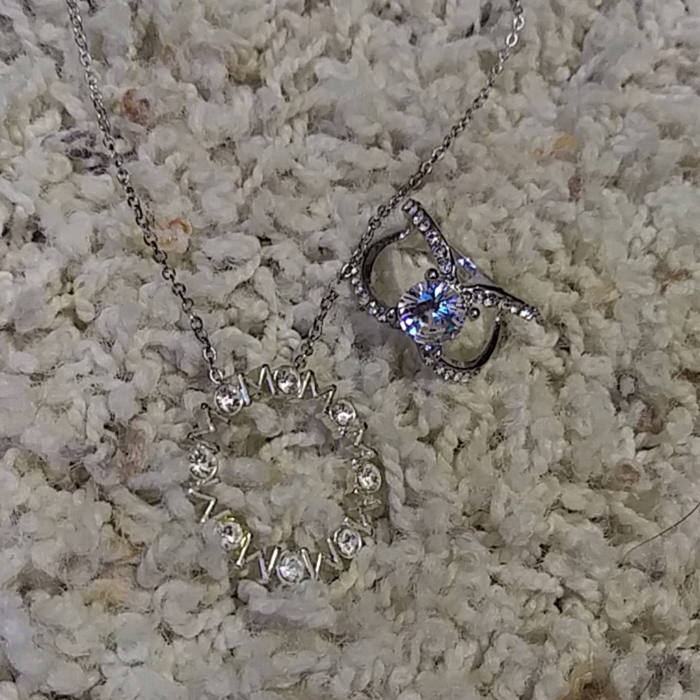 Mom necklace with diamond ring